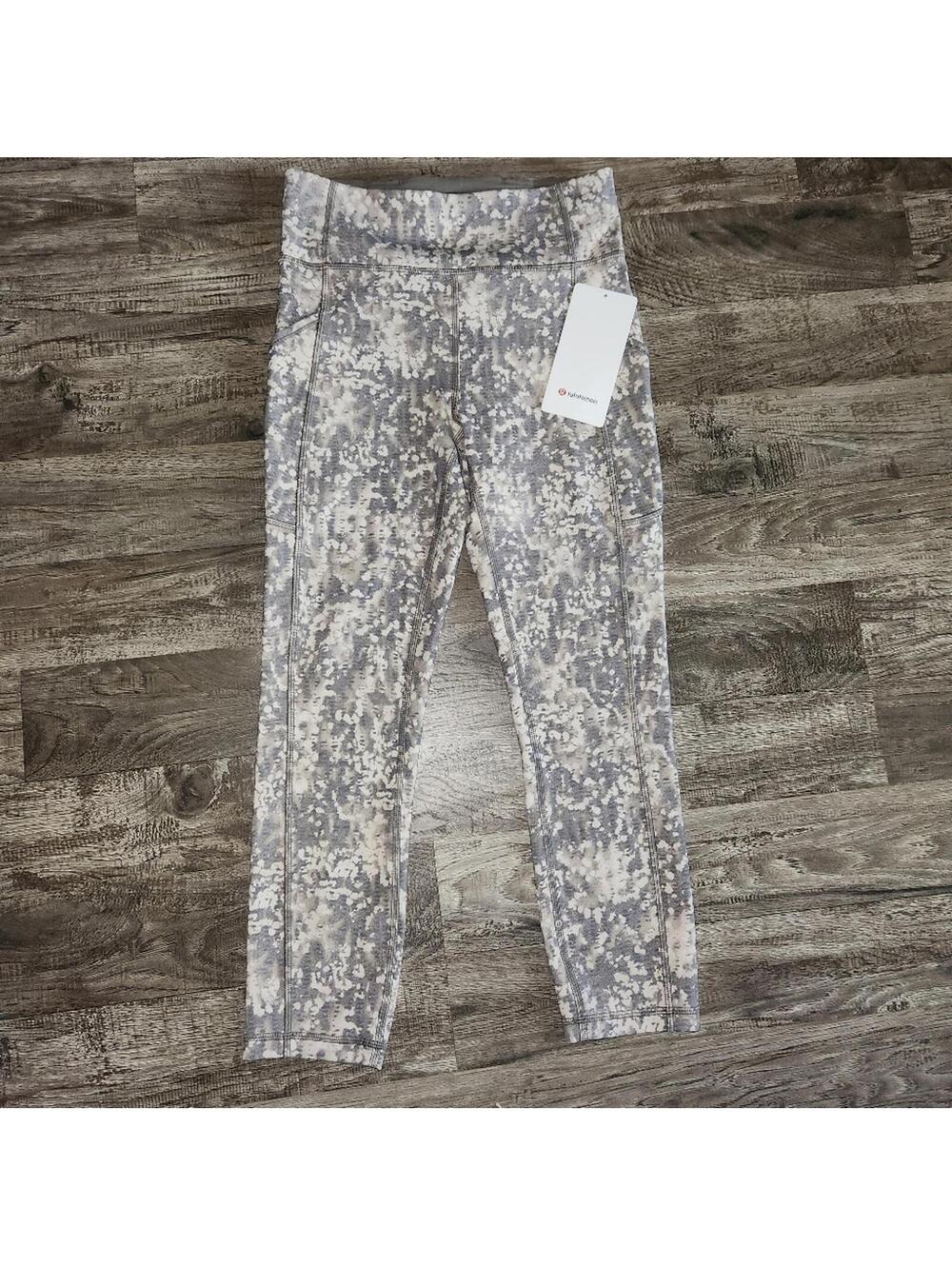 Lululemon Invigorate Crop 23"